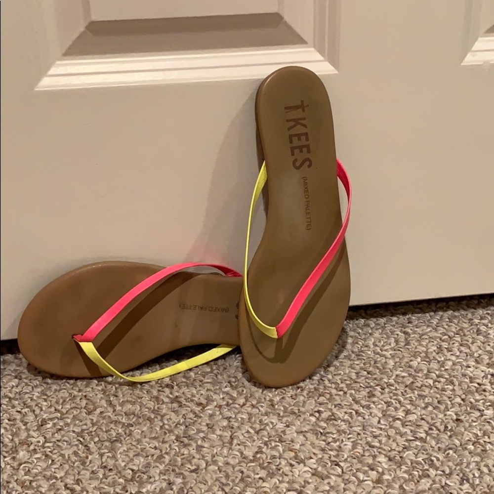 Neon flip flops!